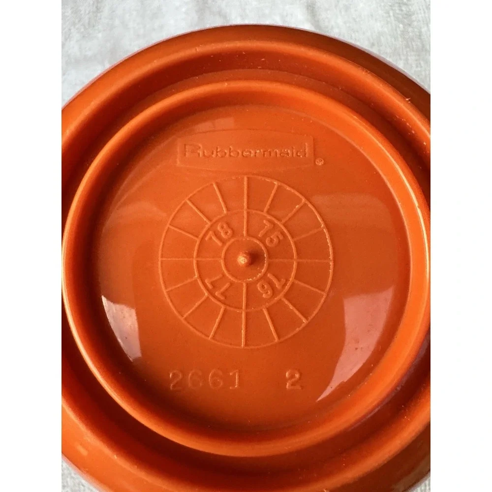Vtg Rubbermaid Orange Batter Bowl Measuring 1.5 Qt 6 Cup  Grip N Mix‎ #2661  USA